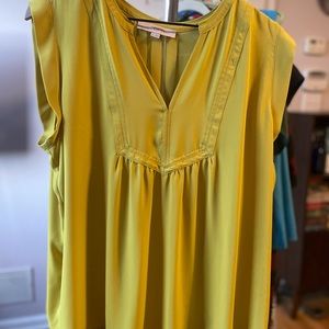 Loft Flowing Yellow Shell Size XL